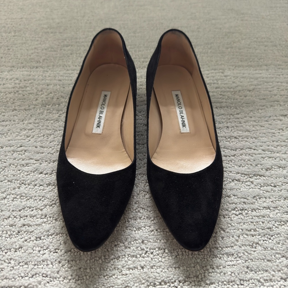 Manolo Blahnik "Lista" suede pumps